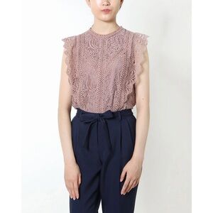 Cable & Gauge Lace Mock Neck Sleeveless Blouse in Mauve Sz L